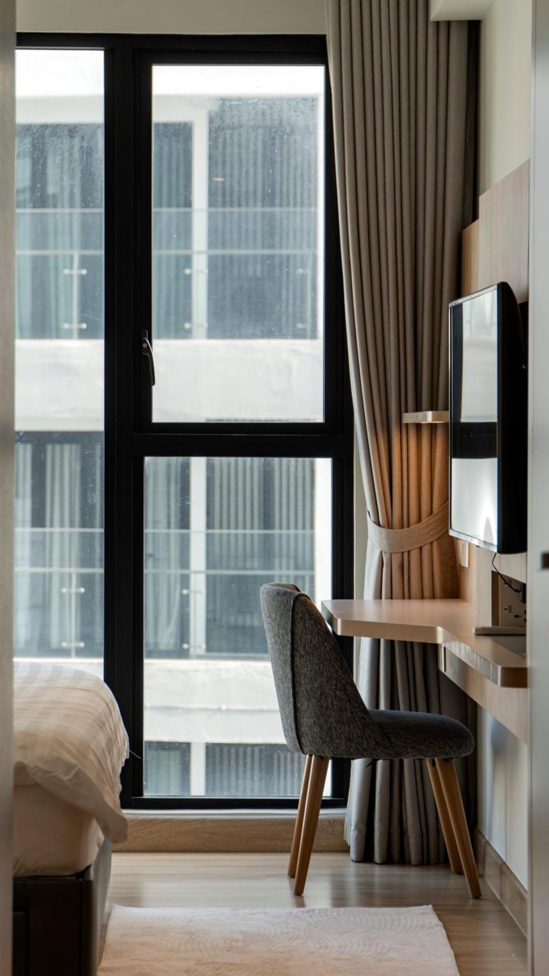 Elegant Zenity And D1mension In District 1 - Host By Thomas TP. Hồ Chí Minh