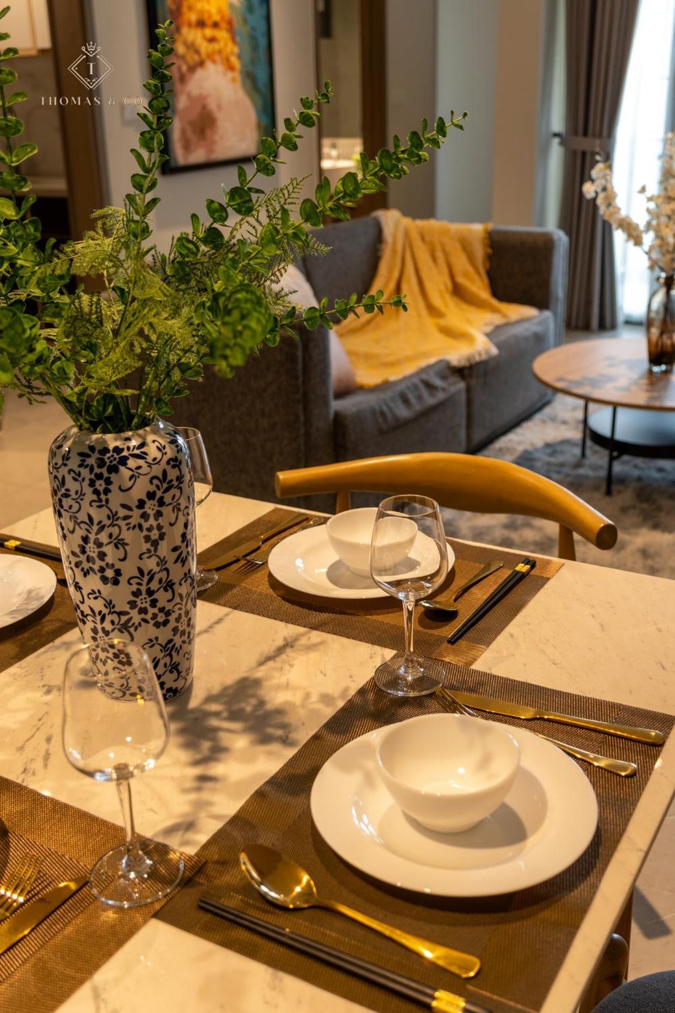 Elegant Zenity And D1mension In District 1 - Host By Thomas * Ho Chi Minh City