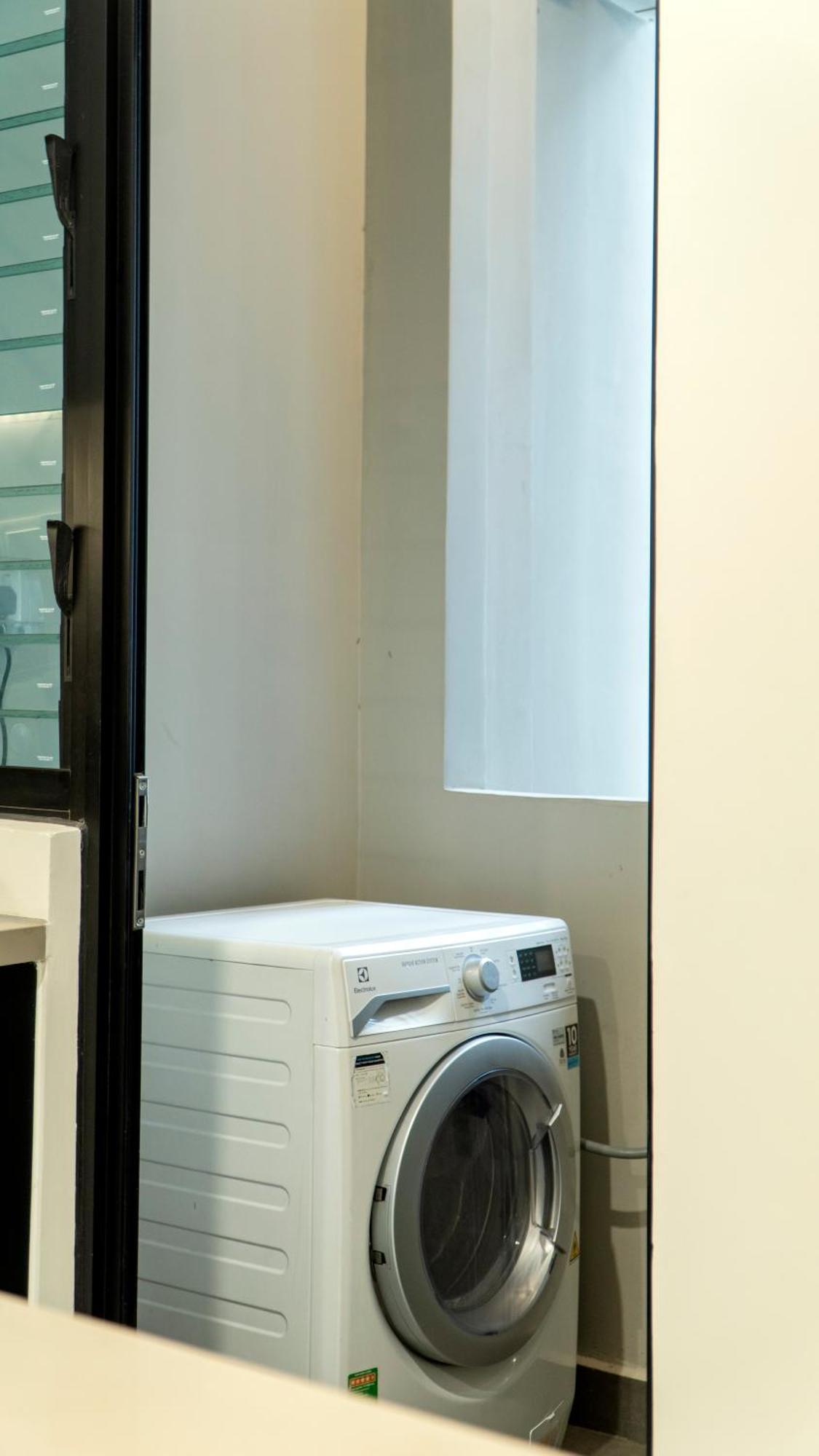 Elegant Zenity And D1mension In District 1 - Host By Thomas Apartment *